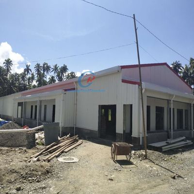 ভারী Q345B Q235B ইস্পাত কাঠামো স্বয়ংক্রিয় বায়ুচলাচল সহ পোল্ট্রি হাউস